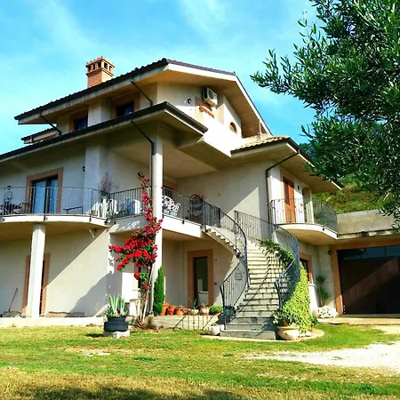 Couette-café Tenuta Ornella 4*